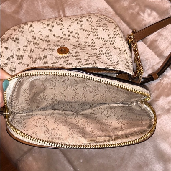 Authentic Michael Kors Crossbody Bag - Picture 5 of 8
